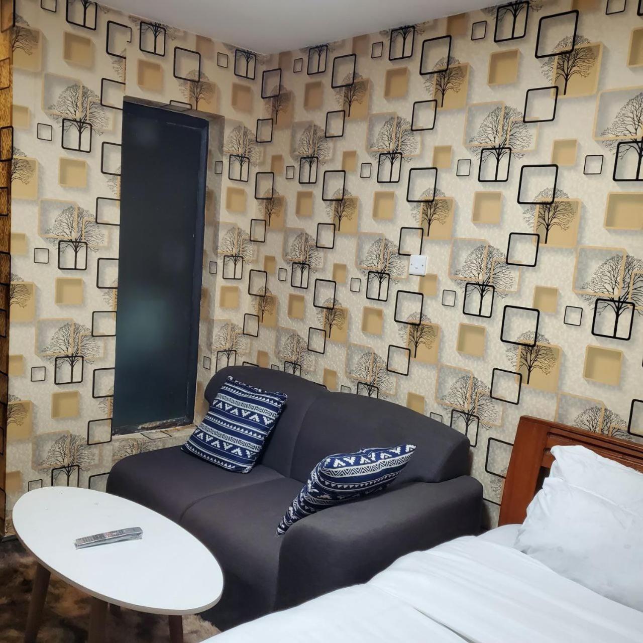 Апартаменты Lovely & Cozy Compact Studio Near Airport With Rooftop View Найроби Экстерьер фото